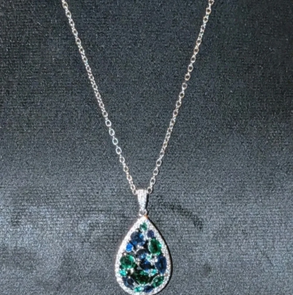 Elegant Silvery Pave Dazzling Green/blue Sapphire Pendant Teardrop Necklace 18